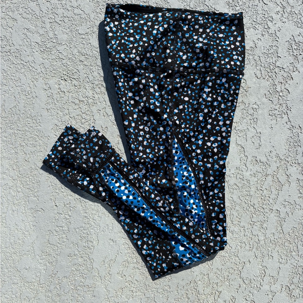 Beyond Yoga Women’s Black and Blue Speckled Leggings M